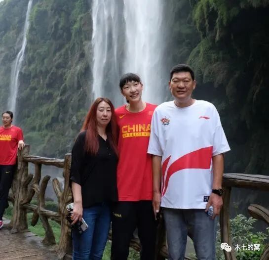 极品白嫩小脚玉足脚交视频